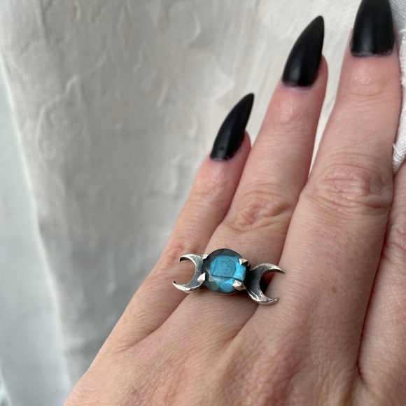 Bloodmilk Triple Goddess Blue Labradorite Ring - Picture 3 of 6